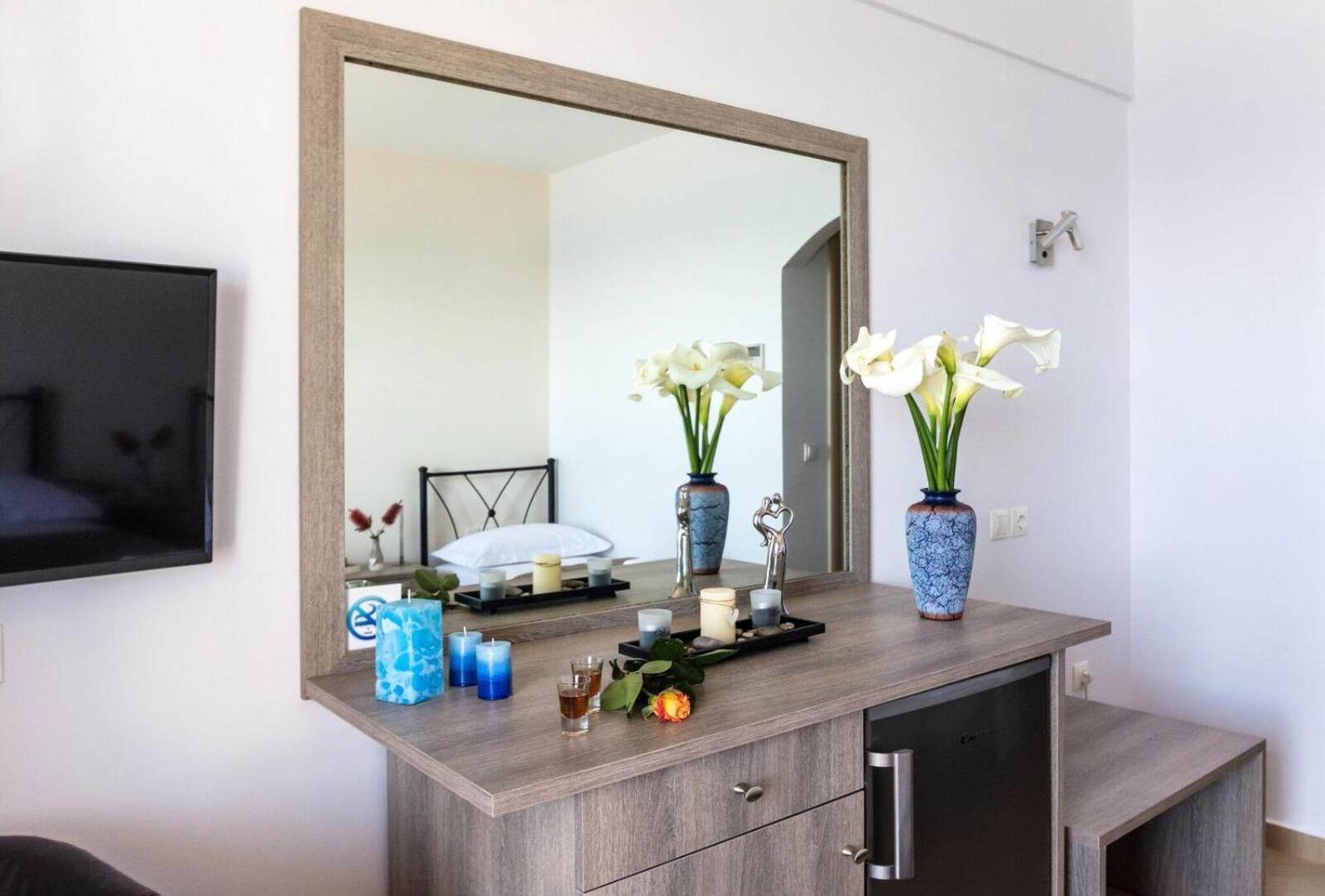 Anesis Hotel Agia Pelagia  エクステリア 写真